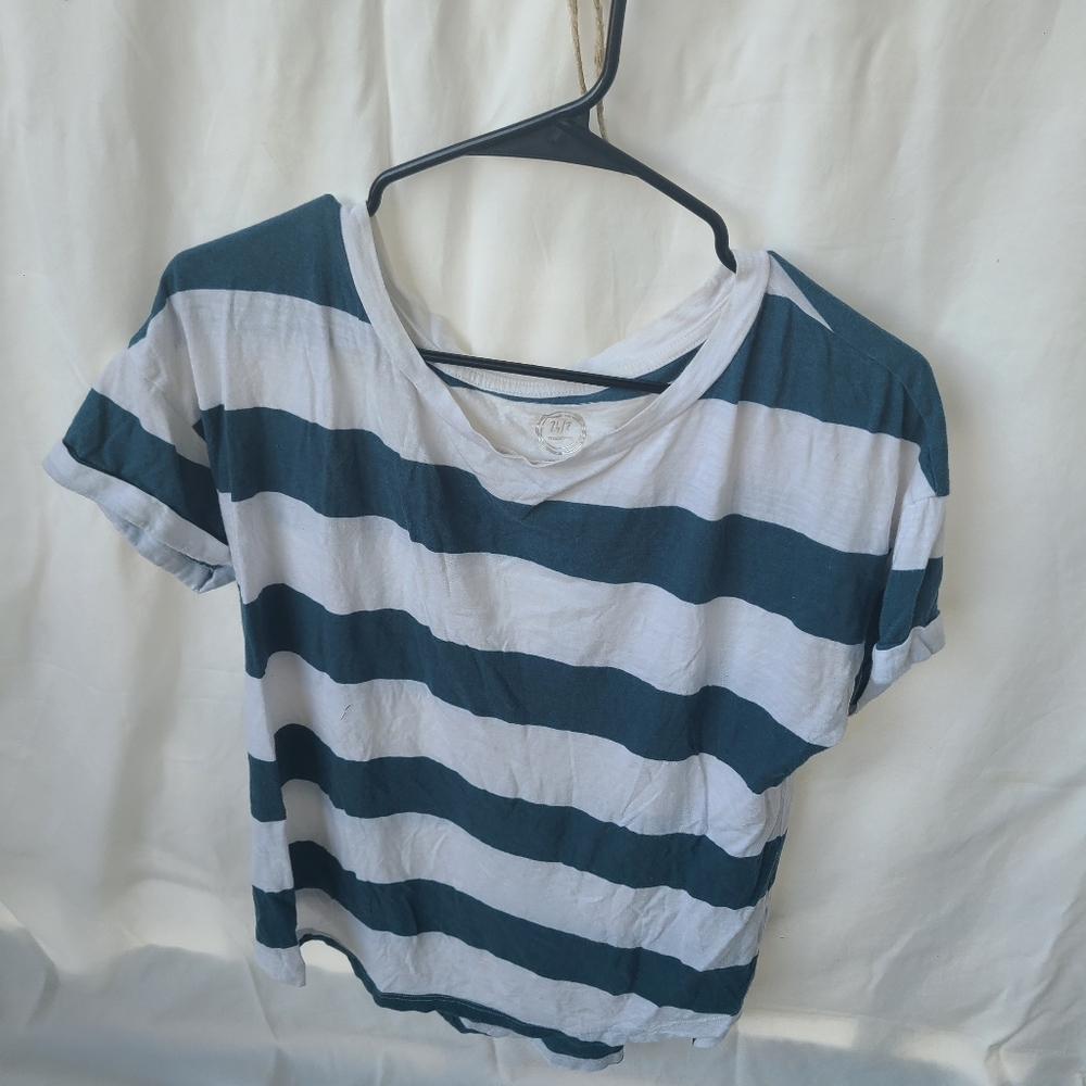 24 and 7 t-shirt Maurice's large steel blue and white stripe